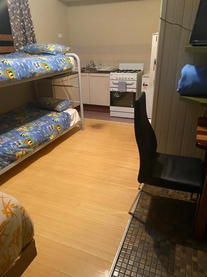 Snowgate Motel + Apartments เบอร์ริเดล ภายนอก รูปภาพ